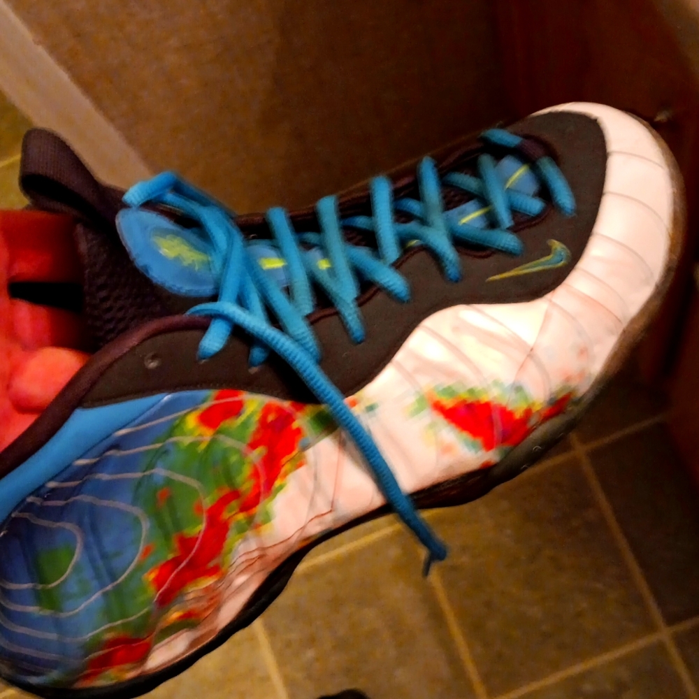 Size 12 (wheathermans) Nike foam posited. Limited edition.